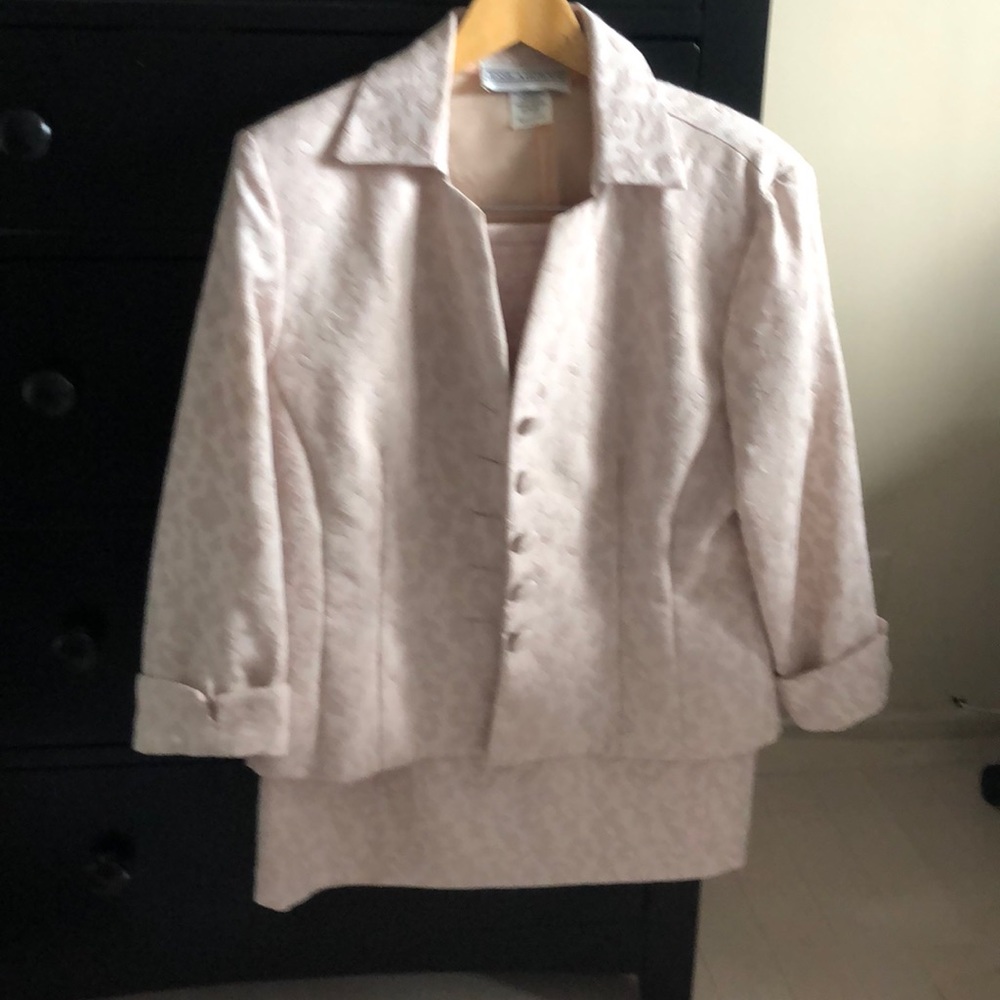 Ladies suit